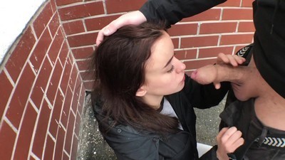 Минет, Глотает сперму,