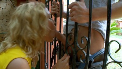 Маленькие сиськи, Минет, В чулках,