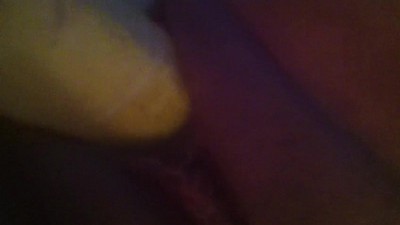 Жена дрочит мужу,