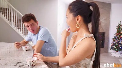 Азиатки, Брюнетки, Зрелые, Качество HD, Мамочки, Новинки 2023, Семейные фантазии, Сюжет, Evie Ling, MomLover, MomsFamilySecrets, Длинные волосы, Мачеха, Миниатюрные,