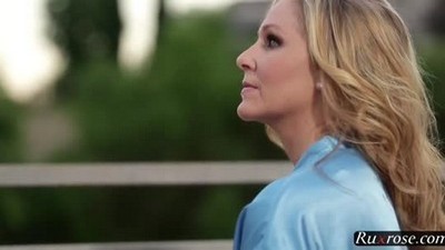 Инцест, Мамки, Блондинки, С сыном, С матерью, Кончил на киску, В спальне,