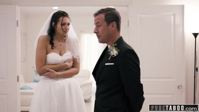 Брюнетки, В одежде, Первый раз, Анальный, Волосатые, Невесты, Первый анал,