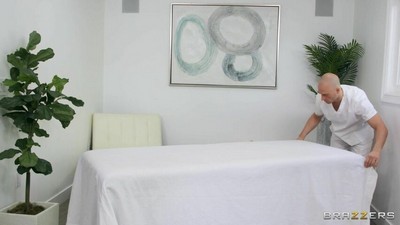 Брюнетки, В масле, Маленькие сиськи, Негры, Худые, Анальный, Волосатые, Массаж,