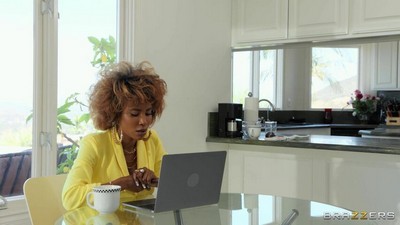 В одежде, Негры, Большие сиськи, Зрелые женщины, Мамки,