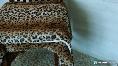 В одежде, Зрелые женщины, Мамки, Мастурбация, Большие сиськи, Женский оргазм,