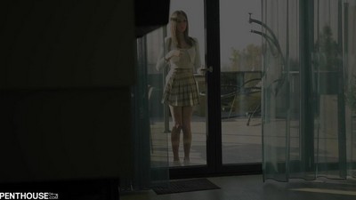 В одежде, Маленькие сиськи, Худые, Волосатые, Молодые, В мини юбке,